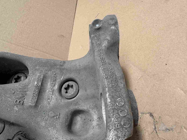 Original BMW 1er F20 F21 2er F22 F23 Carrier Left 6792285 6876840 