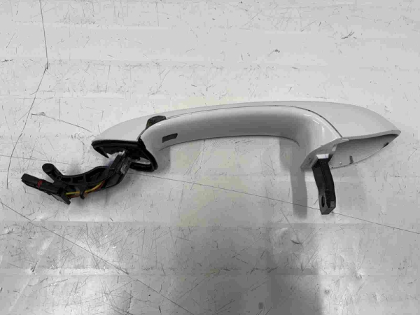 Original BMW G01 G02 F90 Door Handle Painted Outer Left 8392061 9491463 