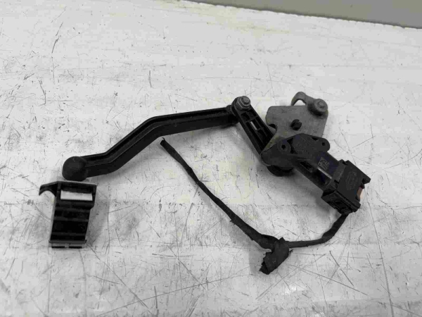 Original BMW G42 G20 G21 G22 G23 G26 Level Sensor 6895466 6878575 
