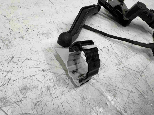 Original BMW G42 G20 G21 G22 G23 G26 Level Sensor 6895466 6878575 