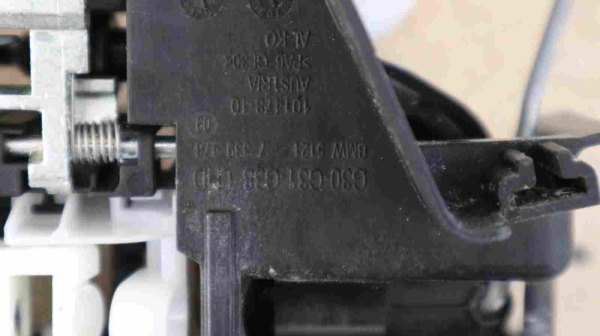 Original BMW G30 G31 F90 Carrier Outside Door Handle Front Left 7339476 