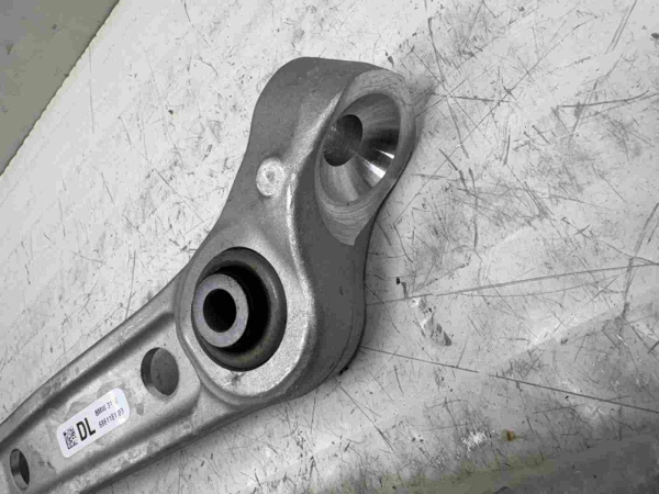 Original BMW 5er G30 G31 Wishbone Bottom With Rubber Mount Left 6861181 