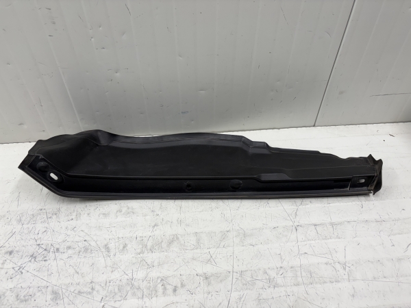Original BMW X1 F48 F48LCI Seal Side Panel Top Right 7329400 