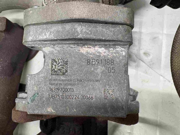 Original BMW F48 2.0D Exhaust Manifold 8591188 8591189 