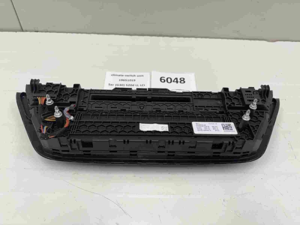 Original BMW 5er G30 LCI Radio And A/C Control Panel 5A48005 