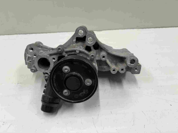 Original BMW G Series Coolant Pump With Support 8650988 