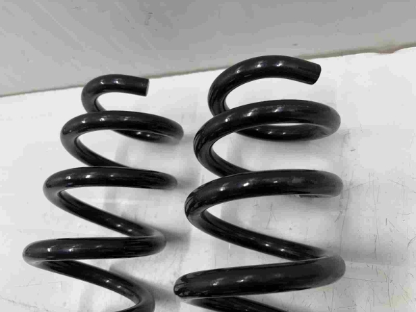 Original BMW G20 G20 LCI G28 G28 LCI Coil Spring Rear Set 6889966 