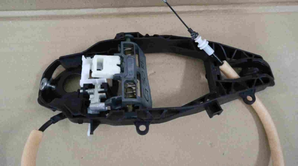 Original BMW G30 G31 F90 Carrier Outside Door Handle Left 7401205 7339473 