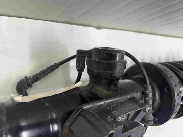 Original BMW F06 F06 LCI Front Right Spring Strut VDC 6857696 6863118 