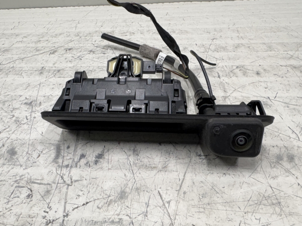 Original BMW 1 F70 2 U06 5 G60 Tailgate Push Button With Camera 8494246 5A47225 