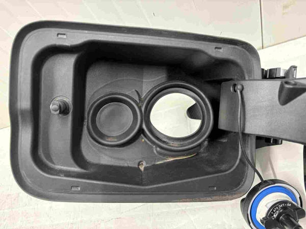 Original BMW X7 G07 G07 LCI Cover Pot With Fill in Flap 7440020 7441611 