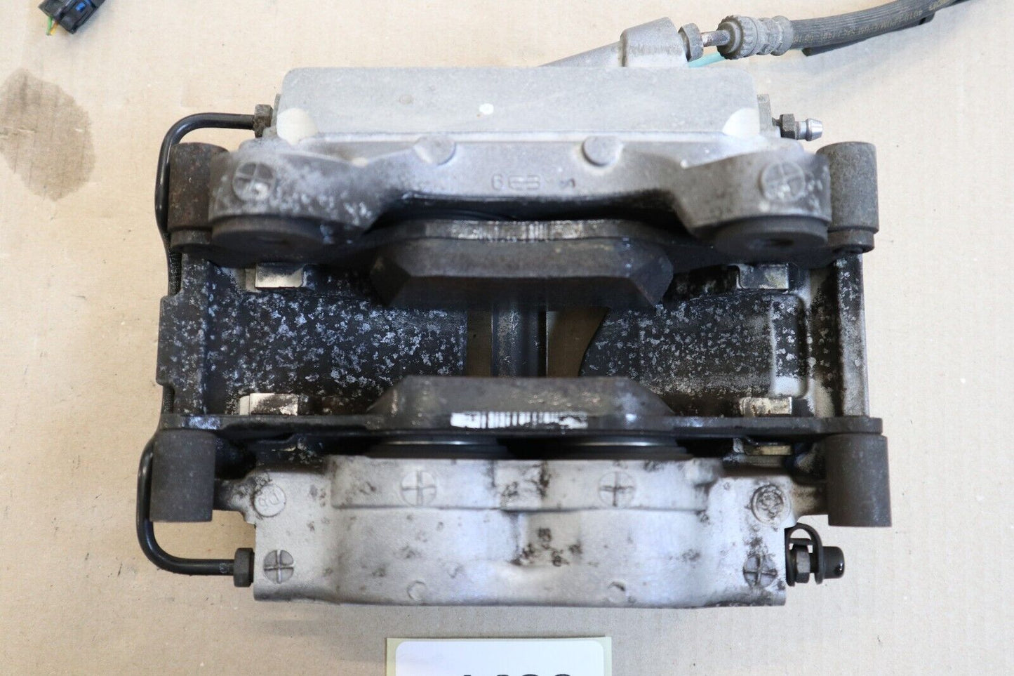 Оригинално BMW G30 G31 G11 G12 G01 Bremssattelgehäuse Bremse vorne links 6883483 