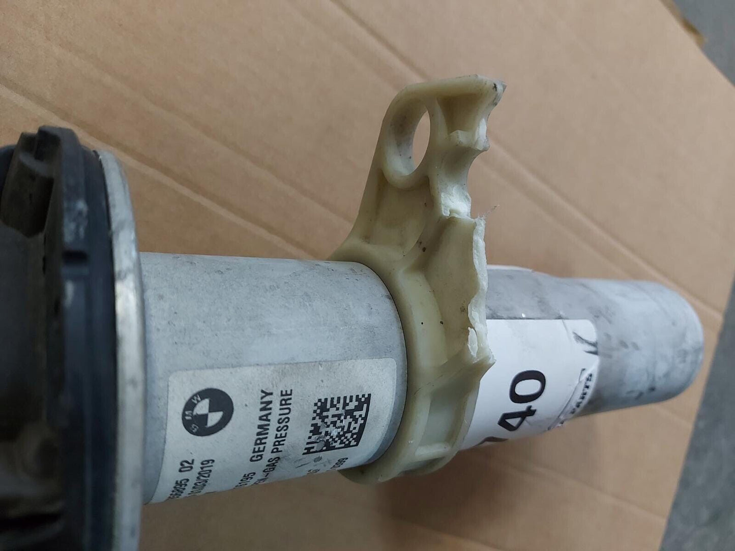 BMW F91 F92 Legături originale Federbein vorn Strut cu arc față stânga EDC 4802380 