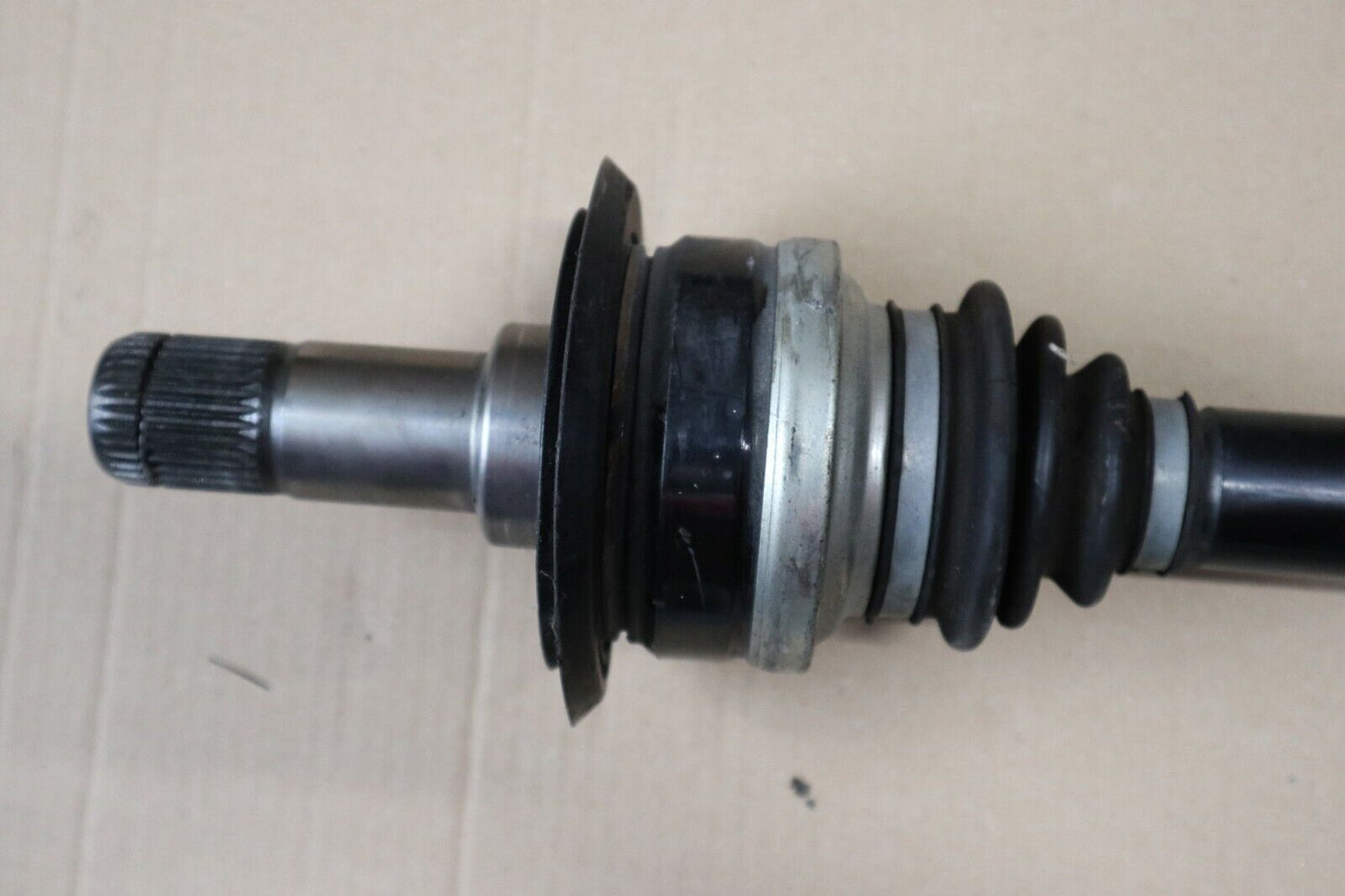 Оригинално BMW F20 F21 F22 F23 F30 F31 F32 F33 Antriebswelle hinten links 7597685 