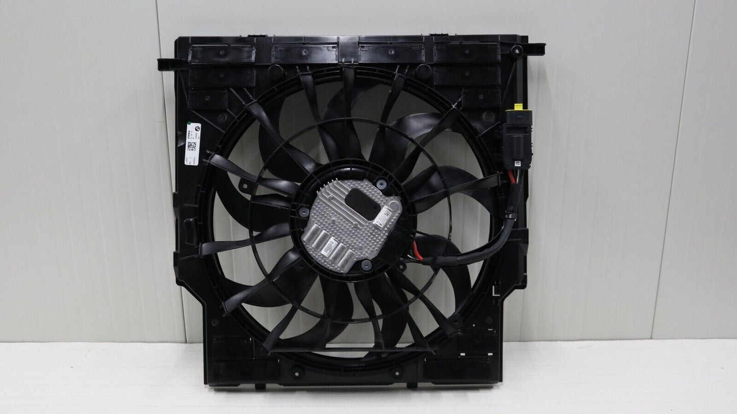 BMW X5 G05 X6 G06 X7 G07 Kühlerlüfter 8589043 Fan with housing