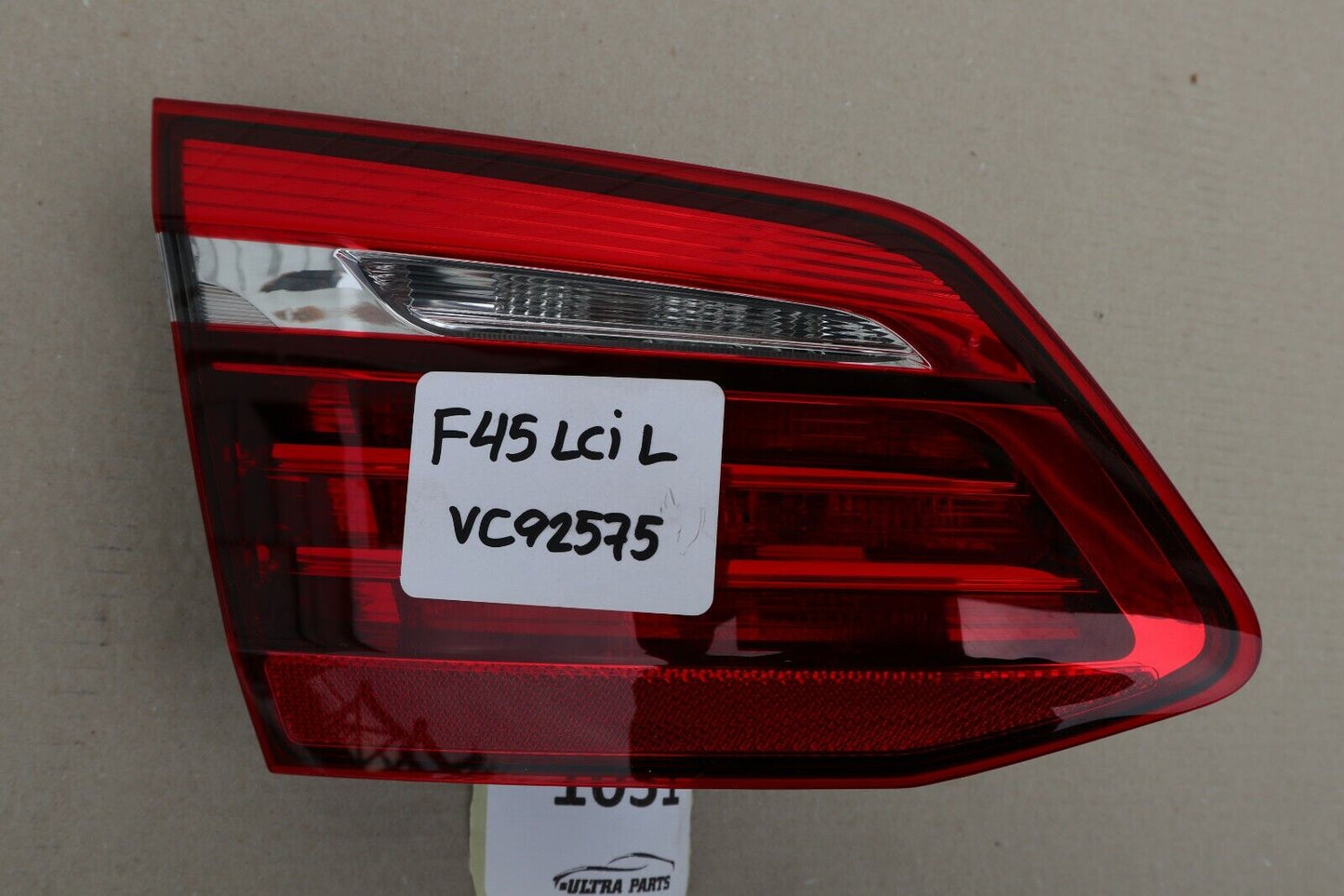 Оригинално BMW F45 Active Tourer LCI Heckleuchte Heckklappe Links 63217491339