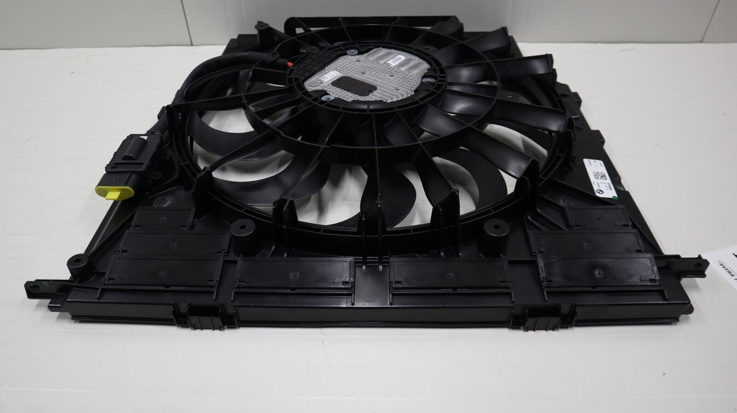 BMW X5 G05 X6 G06 X7 G07 Kühlerlüfter 8589043 Fan with housing