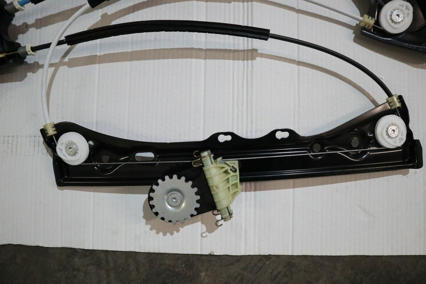 BMW F32 F33 F82 F83 Fensterheber mit Motor vorne links 7352747 7046031