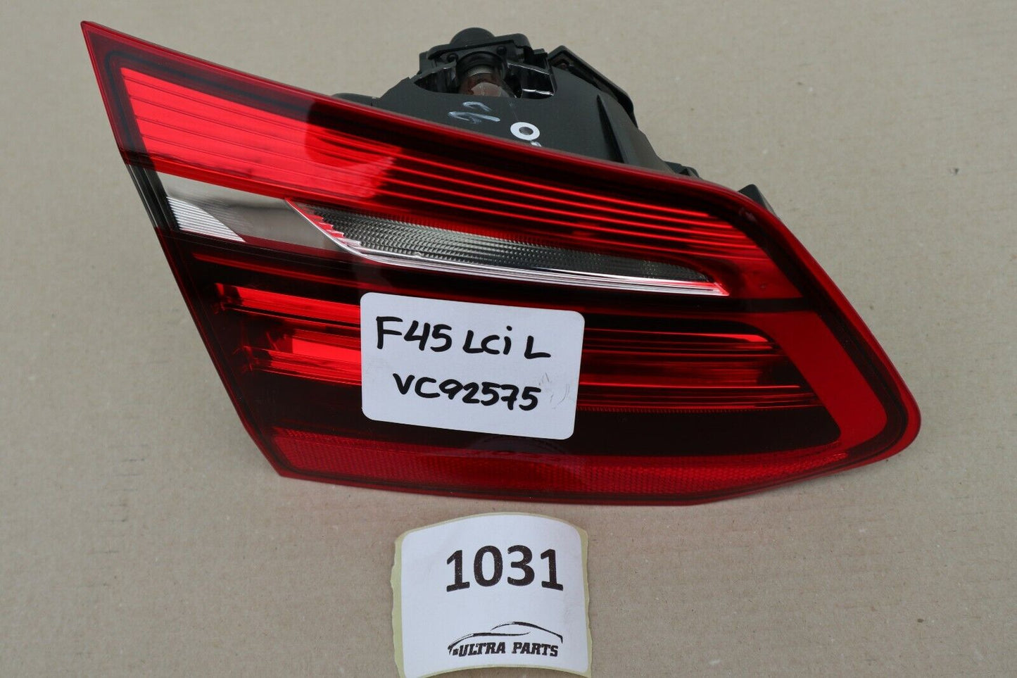 Оригинално BMW F45 Active Tourer LCI Heckleuchte Heckklappe Links 63217491339