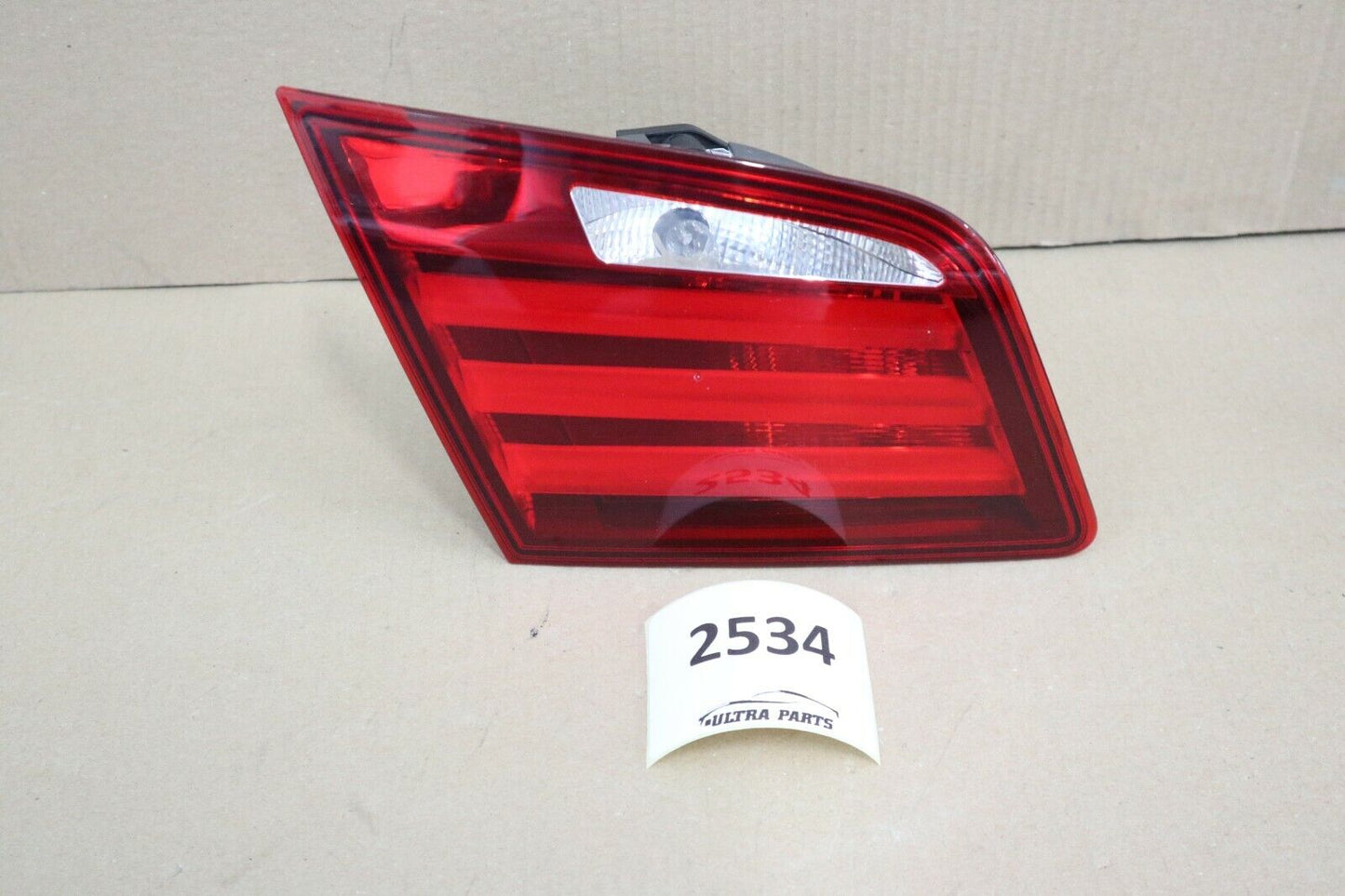 Original BMW OEM Rear light in trunk lid letf Heckleuchte 7203225 F10 F18