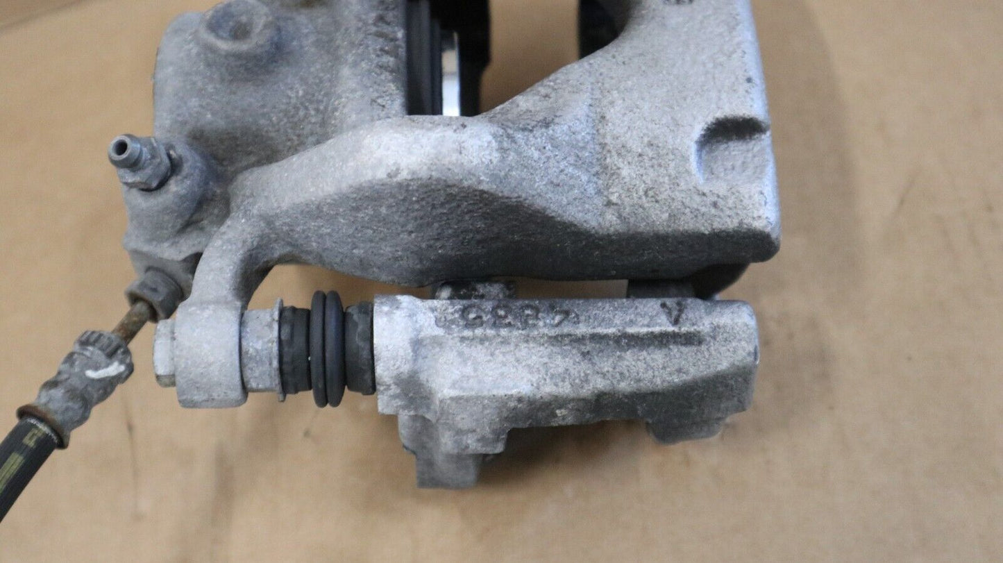 Оригинално BMW F45 F46 F48 F54 Bremssattelgehäuse Bremsträger vorne rechts 6860264 