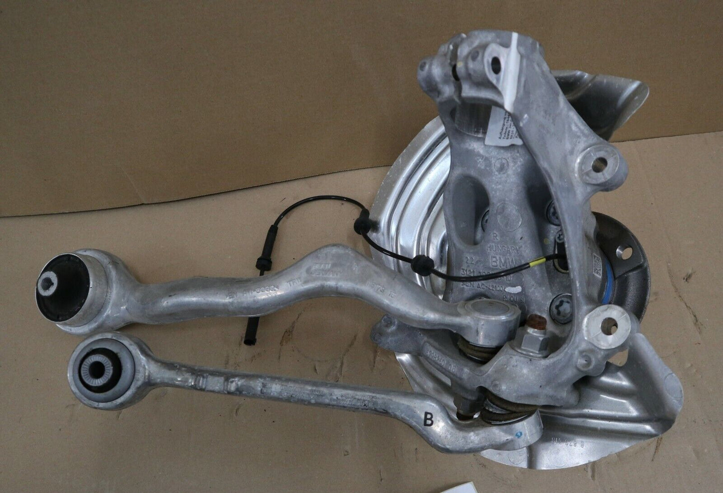 Original BMW 3er F34 GT Schwenklager Radnabe Achse vorne rechts 6798260