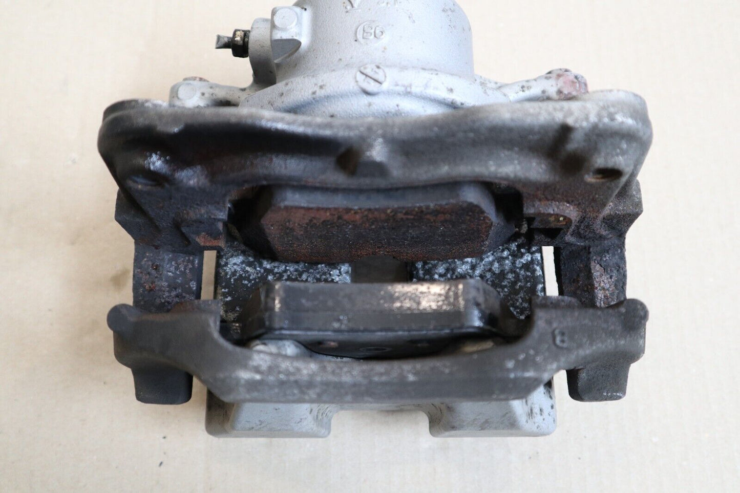 Оригинален BMW 5er G30 G31 Bremssattel Bremse vorne links 6872799 34106872799 