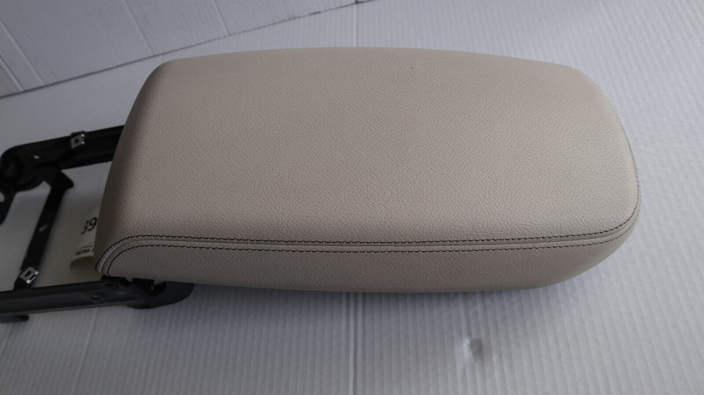 BMW  F25 X3 F26  Armlehne Leder Oyster armrest leather Oyster  0M90527  9216672