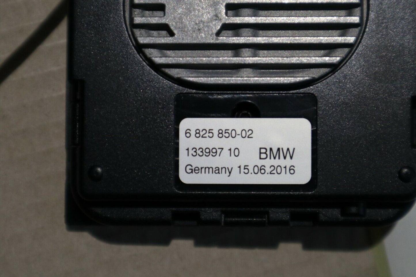 BMW Устройство за зареждане G11 G12 7er G30 G31 Touring G38 5er Ladegerät 6825850 