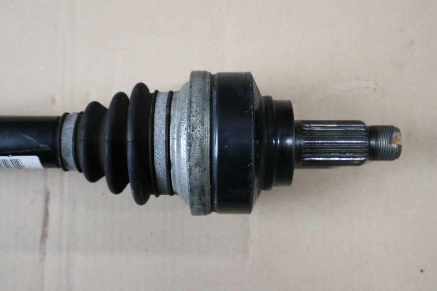 Оригинално BMW F20 F21 F22 F23 F30 F31 F32 F33 Antriebswelle hinten links 7597685 