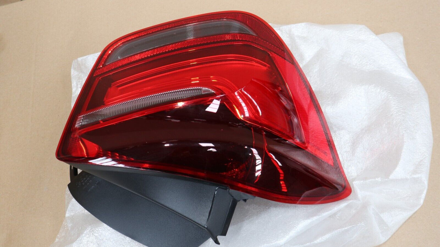 ОРИГИНАЛЕН BMW F20 F21 Heckleuchte für Links Left Rear Led Light OEM 7241541 