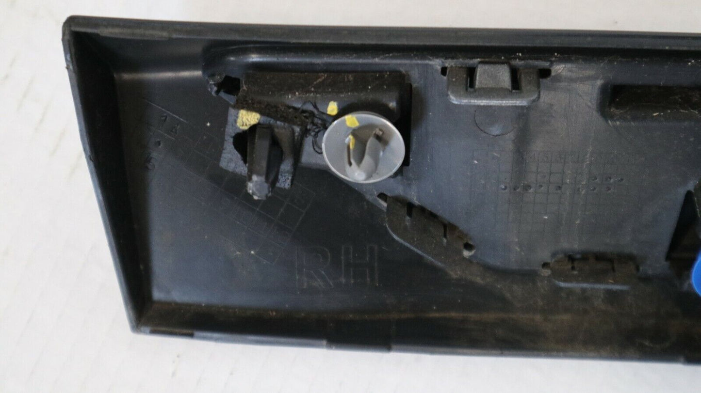 BMW X3 G01 Stossleiste Tür vorne rechts Molding usa fata dreapta X Line 8499215