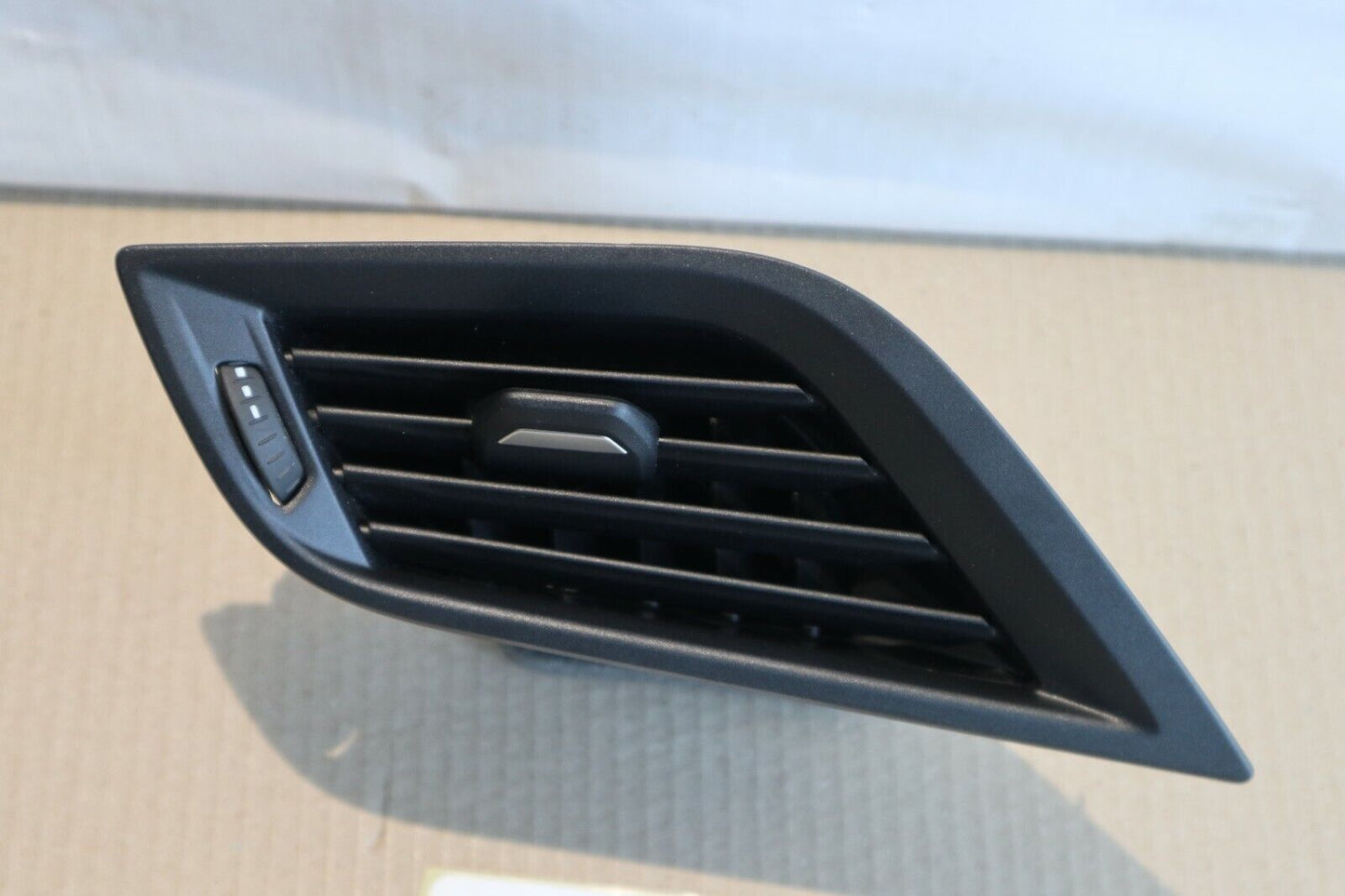 BMW 1er F40 Frischluftgrill Beifahrerseite 6823189