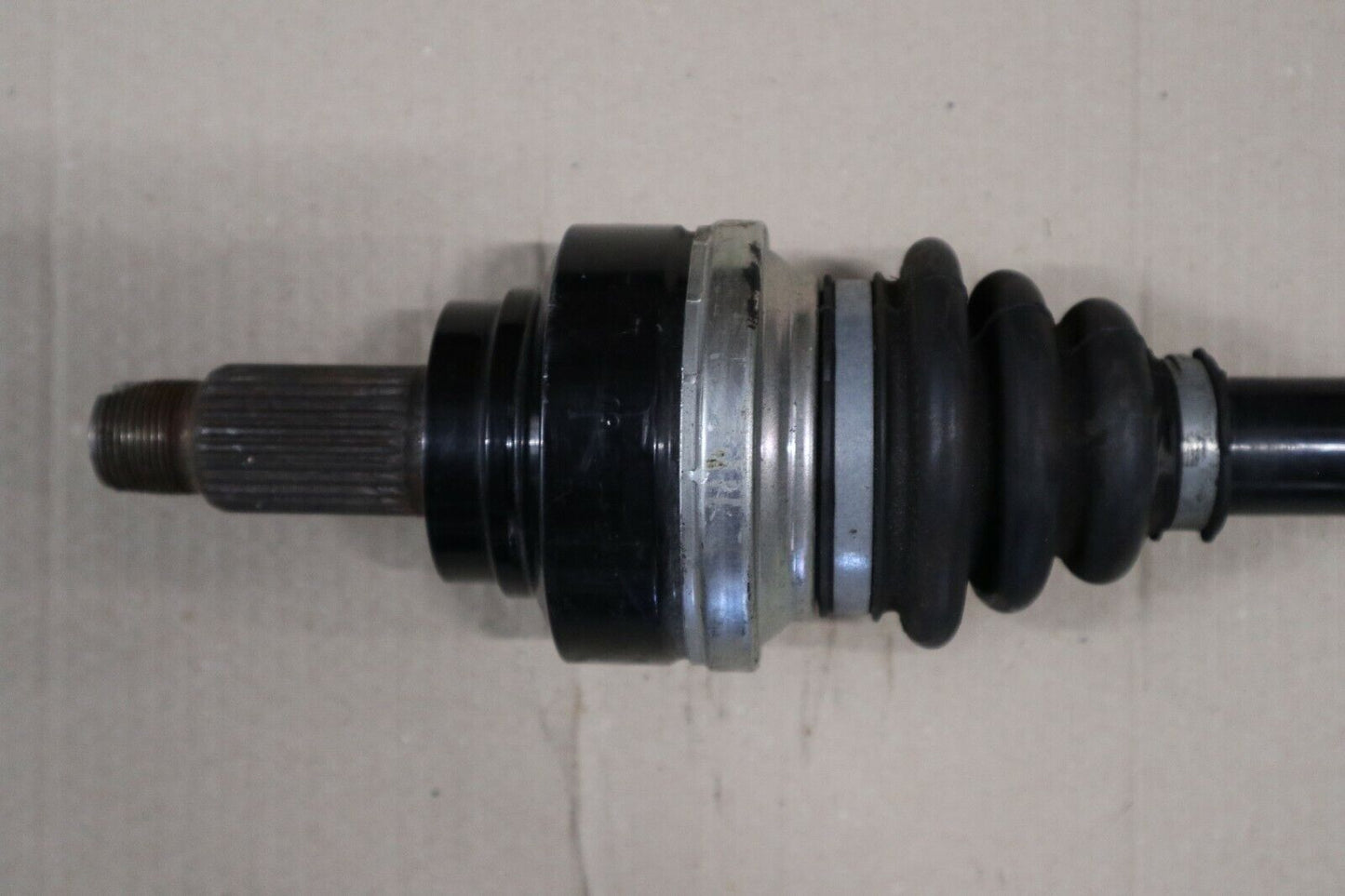 Оригинално BMW F20 F30 F31 FL LCI Antriebswelle Abtriebswelle hinten links 8634241 