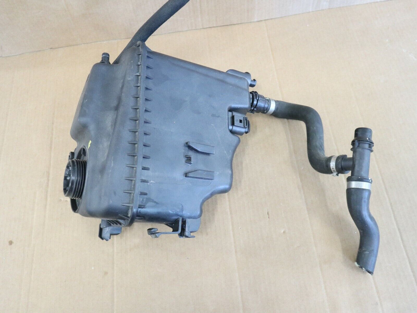 Original BMW 17138689765  Ausgleichsbehälter Expansion tank